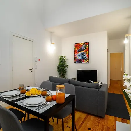 Whome Living Stylish & Cozy Apartment *